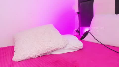 Snapshot of smiling__girl chatting on 01.28.25 online show from 01.28.25