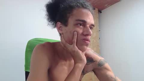 Snapshot of smith_gael chatting on 12.17.25 Smith Gael online show from 12.17.25