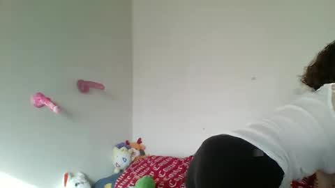 Snapshot of smoothvodka chatting on 01.08.25 Bambi--Vodka online show from 01.08.25