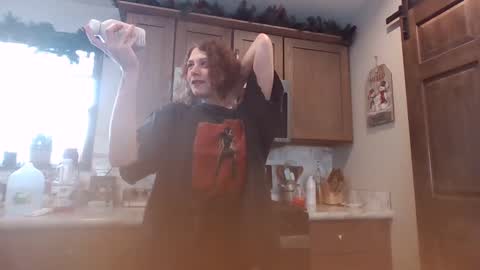 Snapshot of smoothvodka chatting on 02.11.25 Bambi--Vodka online show from 02.11.25