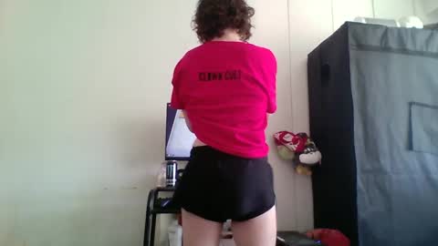 Snapshot of smoothvodka chatting on 09.18.25 Bambi--Vodka online show from 09.18.25