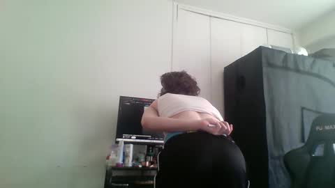 Snapshot of smoothvodka chatting on 09.20.25 Bambi--Vodka online show from 09.20.25