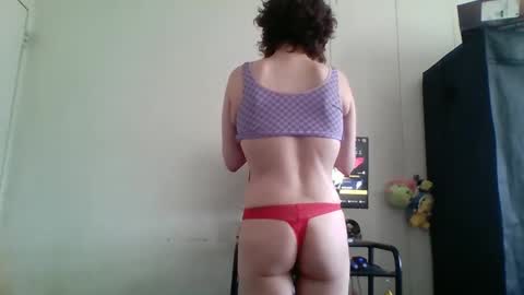 Snapshot of smoothvodka chatting on 10.18.25 Bambi--Vodka online show from 10.18.25