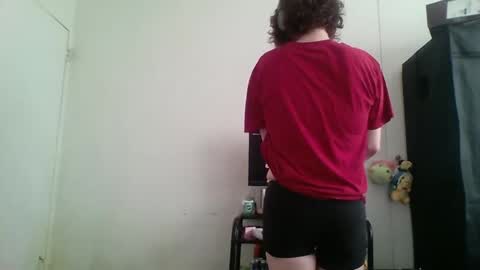 Snapshot of smoothvodka chatting on 10.26.25 Bambi--Vodka online show from 10.26.25