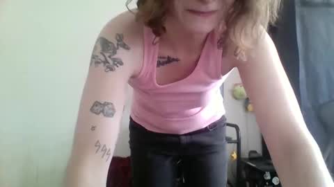 Snapshot of smoothvodka chatting on 10.31.25 Bambi--Vodka online show from 10.31.25