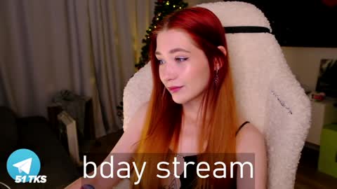 Snapshot of smthwrong chatting on 12.27.24 smthwrong online show from 12.27.24