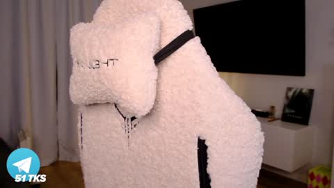 Snapshot of smthwrong chatting on 01.09.25 smthwrong online show from 01.09.25