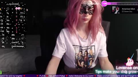 Snapshot of smuffin_x chatting on 02.13.25 Strawberry Muffin online show from 02.13.25
