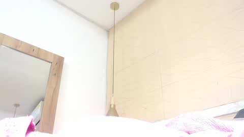 Snapshot of sneakyy_fantasy chatting on 01.04.25 Hellen  online show from 01.04.25