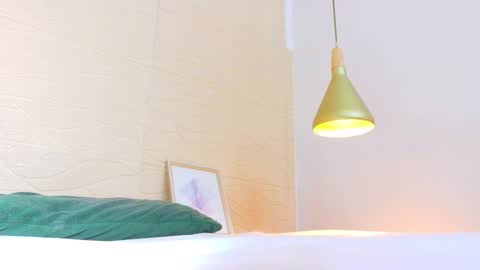 Snapshot of sneakyy_fantasy chatting on 02.19.25 Hellen  online show from 02.19.25