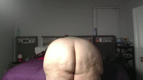 Snapshot of snoqueen954321 chatting on 02.18.25 Snoqueen online show from 02.18.25