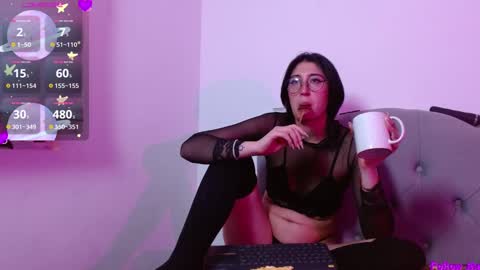 IG     OF red moonn online show from 01.09.25