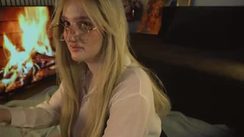 Ellie online show from 06.04.26