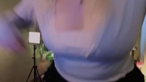 Ellie online show from 07.26.26