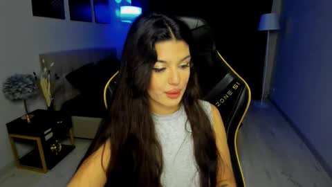 snowingwinter online show from 12.04.25