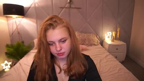 snowwhite_bella online show from 11.04.25