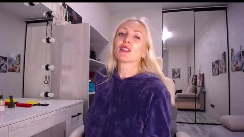 Monna online show from 11.11.25