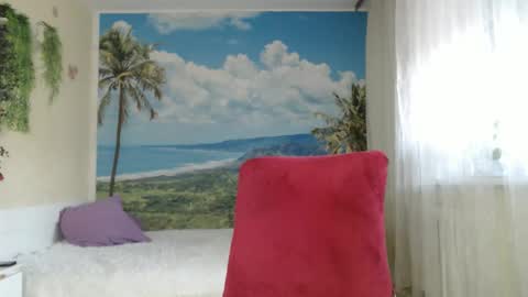 Snapshot of soaring_love chatting on 11.13.25 Masha online show from 11.13.25