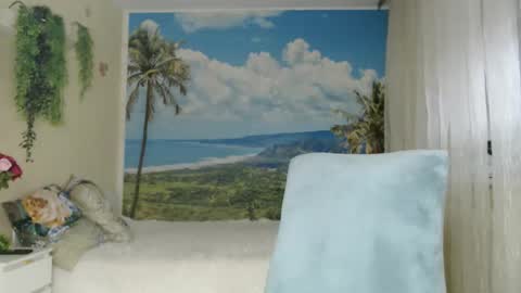 Snapshot of soaring_love chatting on 12.04.25 Masha online show from 12.04.25