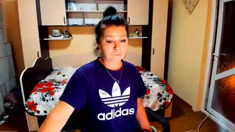 Snapshot of soffy_skye chatting on 06.25.26 Soffy online show from 06.25.26