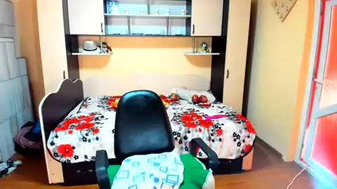 Snapshot of soffy_skye chatting on 06.27.26 Soffy online show from 06.27.26