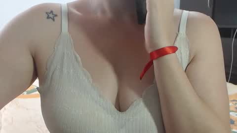 Sofa Castellanos online show from 04.15.26