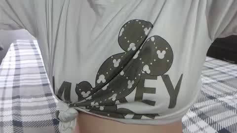 Sofa Castellanos online show from 04.17.26