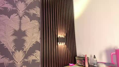 Snapshot of sofi_lassa_ chatting on 04.22.26 SOFIA online show from 04.22.26