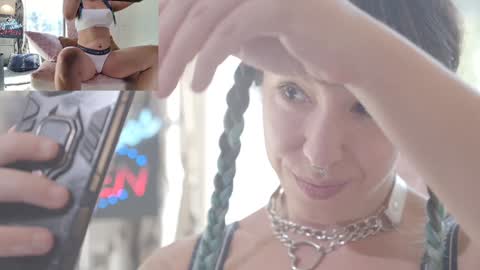 Sofi Mora online show from 10.13.25