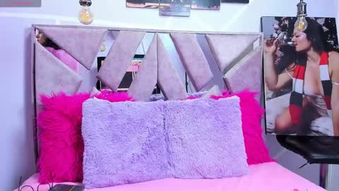 Sofi Noa online show from 02.05.25