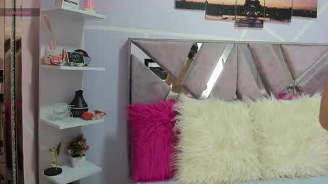 Sofi Noa online show from 03.12.25