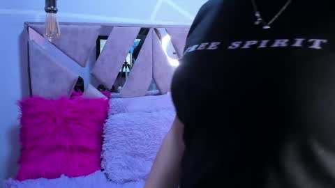 Sofi Noa online show from 09.16.25