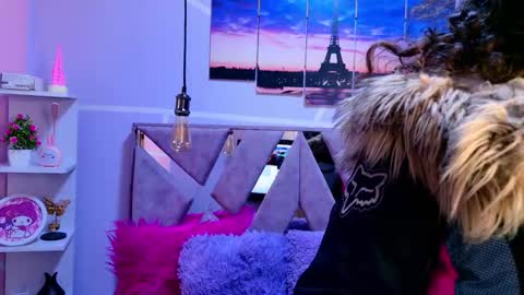 Sofi Noa online show from 10.04.25