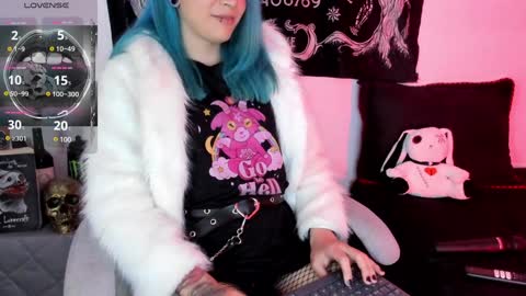 Snapshot of sofi_pretty_uwu_ chatting on 12.25.24 SOFIA online show from 12.25.24