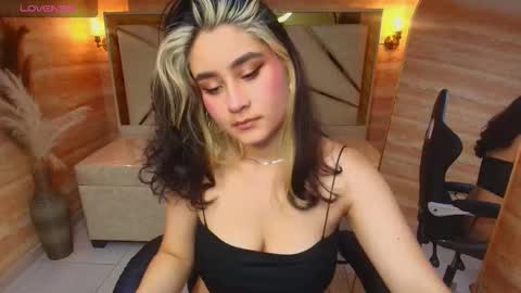 sofi_r_ online show from 11.24.25