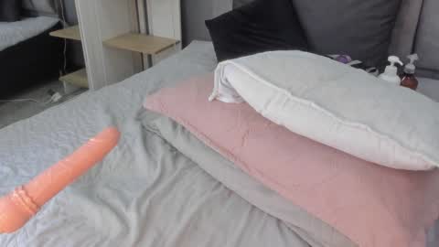 Snapshot of sofi_ramosx chatting on 12.27.24 valen online show from 12.27.24