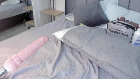 Snapshot of sofi_ramosx chatting on 12.28.24 valen online show from 12.28.24