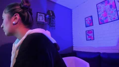 Snapshot of sofia__stk chatting on 11.17.25 sofi online show from 11.17.25