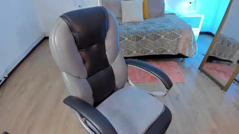 sofia_collen_ online show from 10.22.25