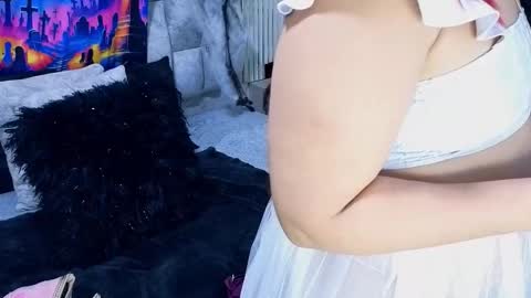 sofia gutierrez   online show from 10.31.25