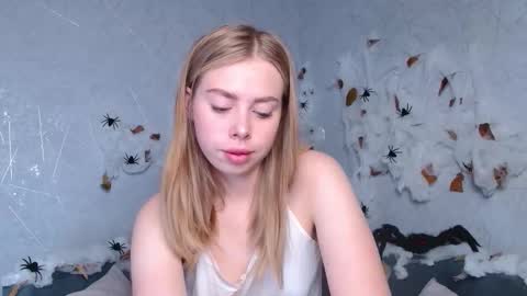 Sofia here online show from 10.13.25