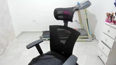 Snapshot of sofia_new chatting on 09.21.25 sofia_new online show from 09.21.25