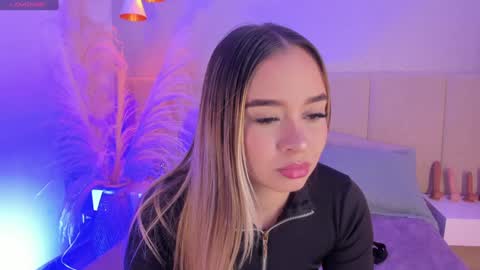 SOFIA PAMELA online show from 02.04.25