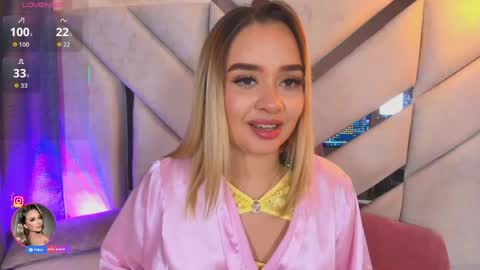 Snapshot of sofia_pamela_ chatting on 05.08.26 online show from 05.08.26
