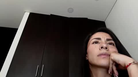 Snapshot of sofia_resiliente chatting on 11.15.25 SOFIA online show from 11.15.25