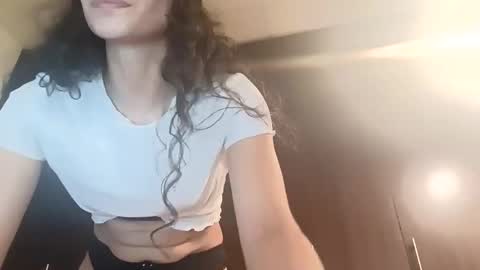 Snapshot of sofia_resiliente chatting on 11.22.25 SOFIA online show from 11.22.25