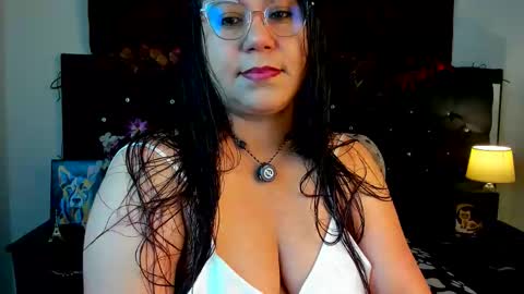 Snapshot of sofia_sorceress chatting on 09.23.25 sofia_sorceress online show from 09.23.25