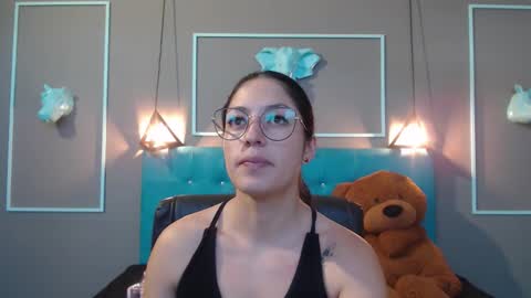 Snapshot of sofia_white3 chatting on 11.07.25 Sofa online show from 11.07.25