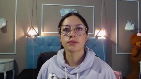 Snapshot of sofia_white3 chatting on 11.18.25 Sofa online show from 11.18.25