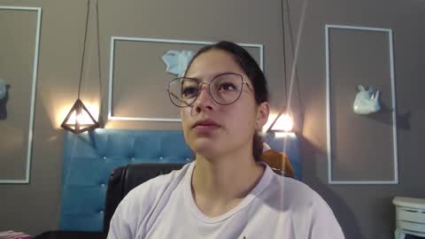 Snapshot of sofia_white3 chatting on 11.25.25 Sofa online show from 11.25.25